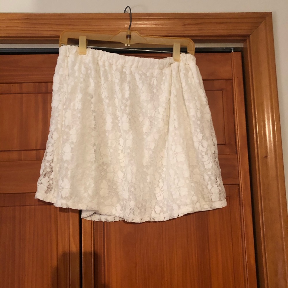 Lace skirt new with tags